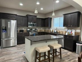 Spacious Family Retreat with Hot Tub & Home Theater